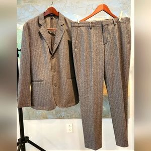 Express Men's Suite 42R Jacket / 34x32 Slim pant